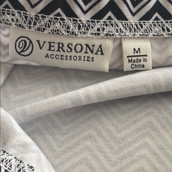 Versona Chevron Patterned Black and White Mini Skirt Size M - Picture 6 of 11